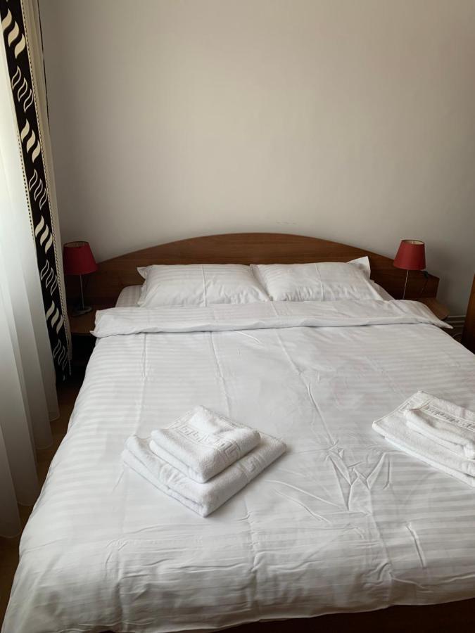 Cazare Medias, Apartament Modern 外观 照片